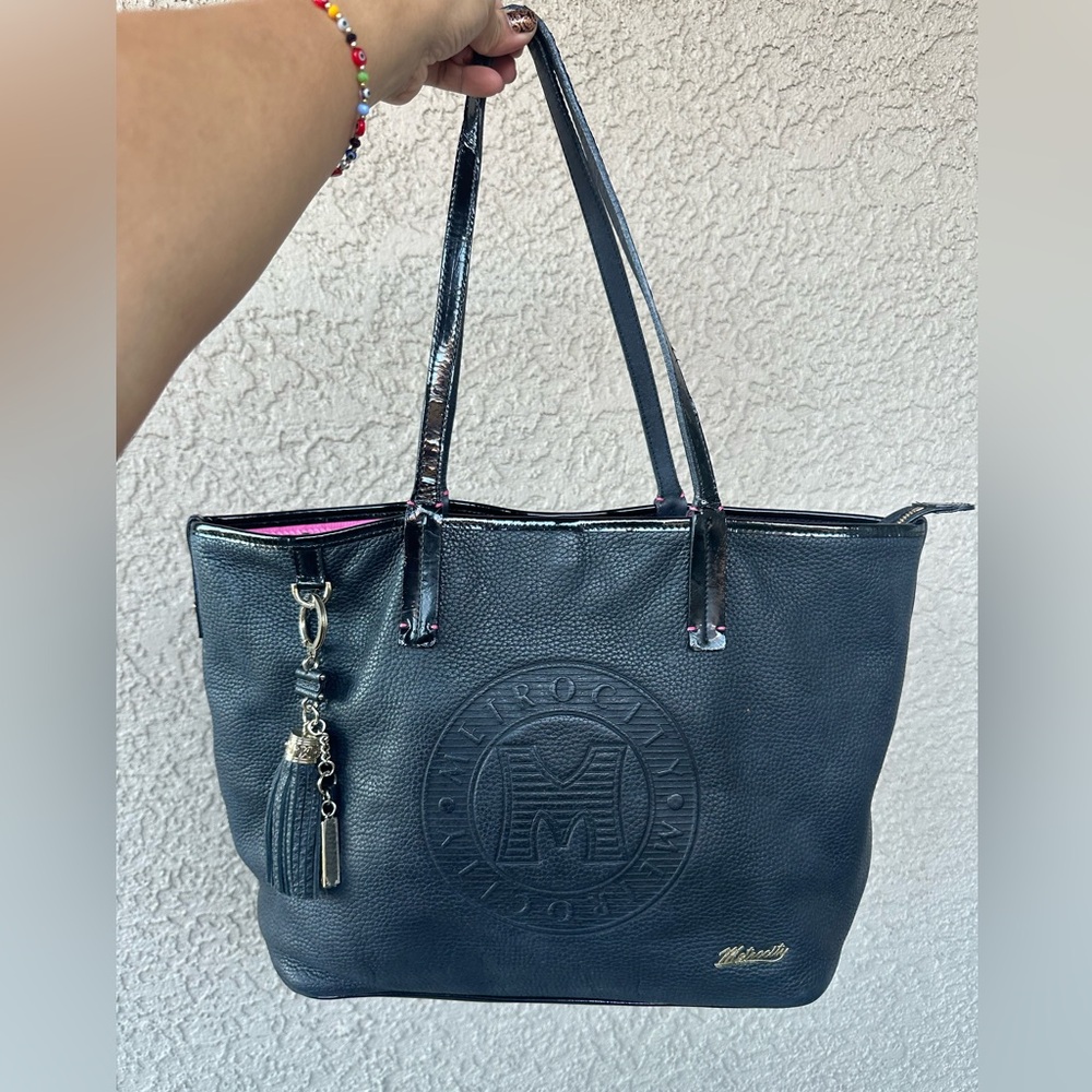 METRO CITY (Korean designer bag) Black Leather Tote Bag